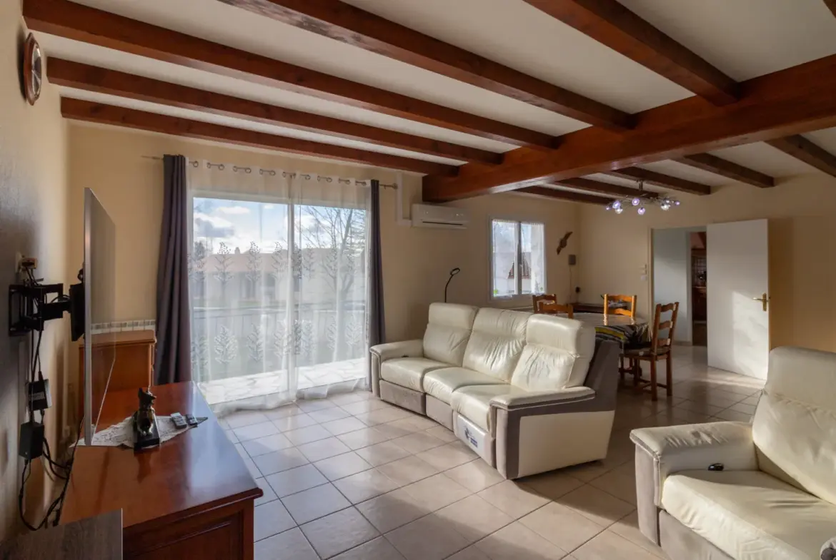 Vente maison à Corme-Royal avec jardin et garage 