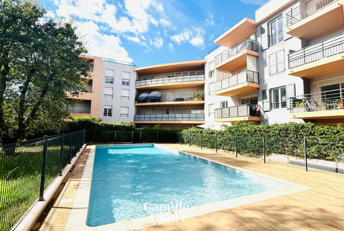 Exclusivité : Appartement T3 Dernier Étage à Fréjus avec Terrasse 