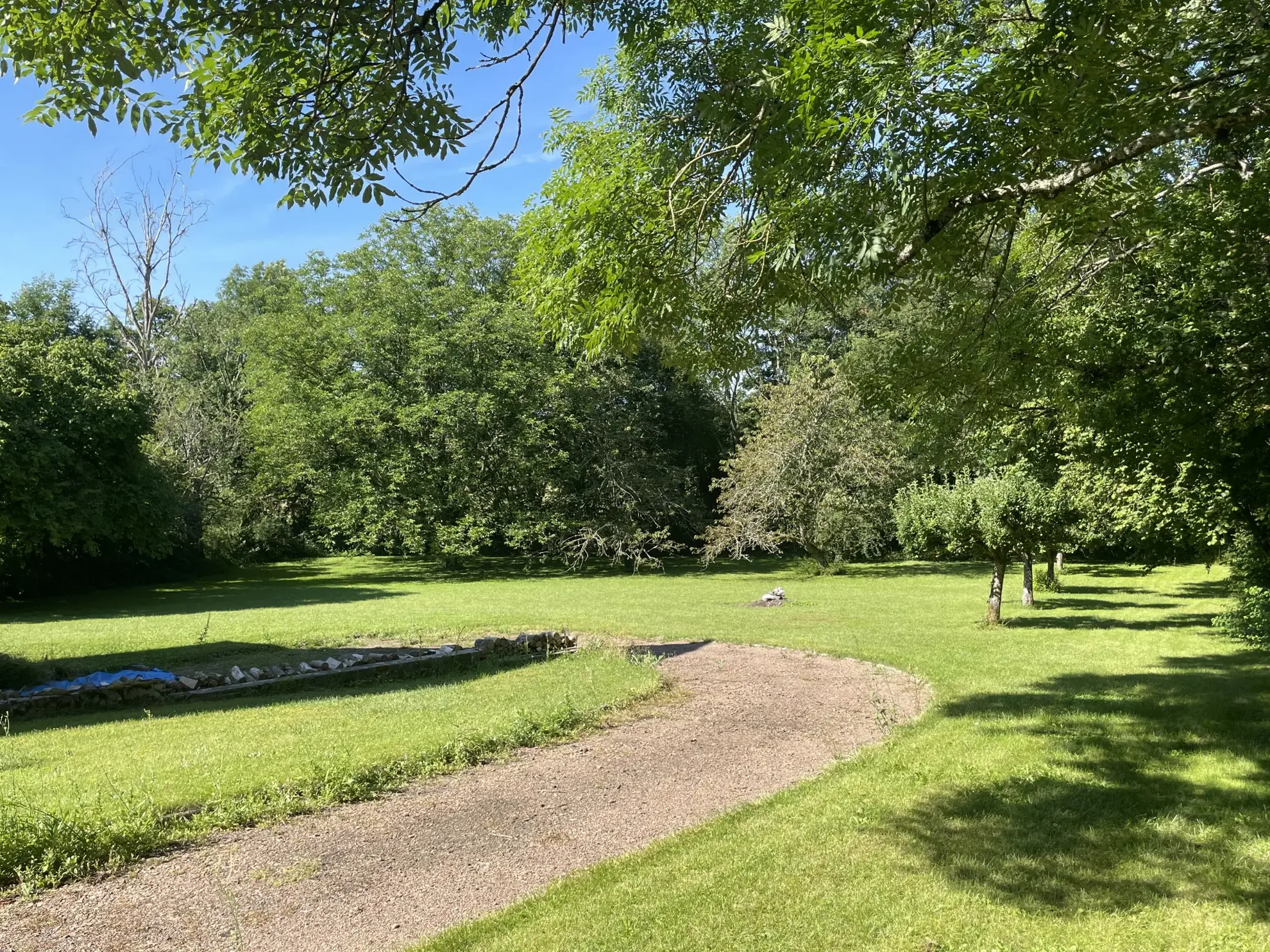 Maison de plain-pied à Prémery sur 15 269 m² 