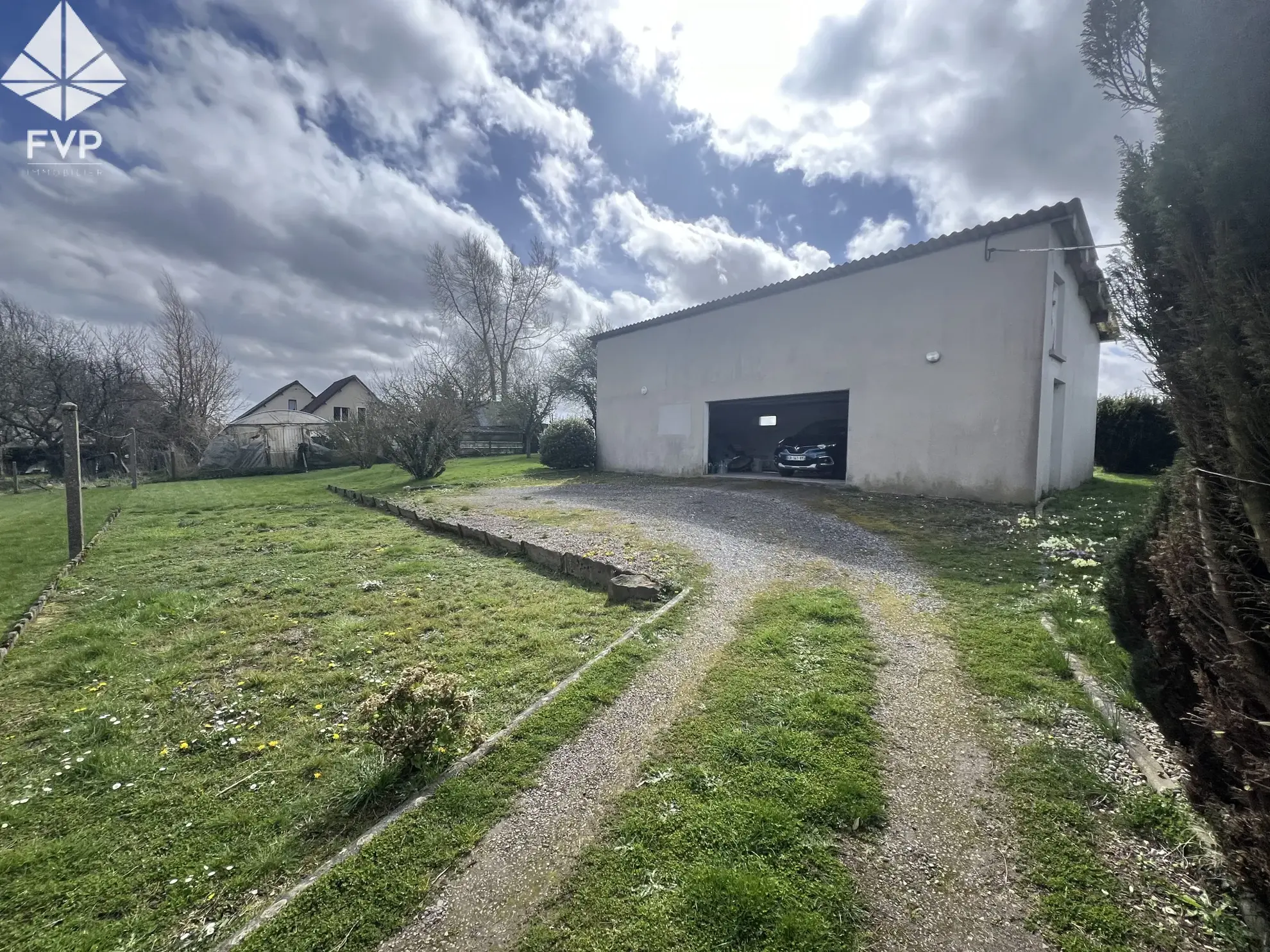 Maison à vendre à Fauville en Caux - 5 pièces avec dépendances 