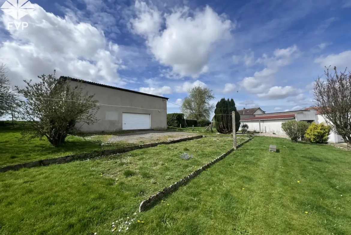 Maison à vendre à Fauville en Caux - 5 pièces avec dépendances 