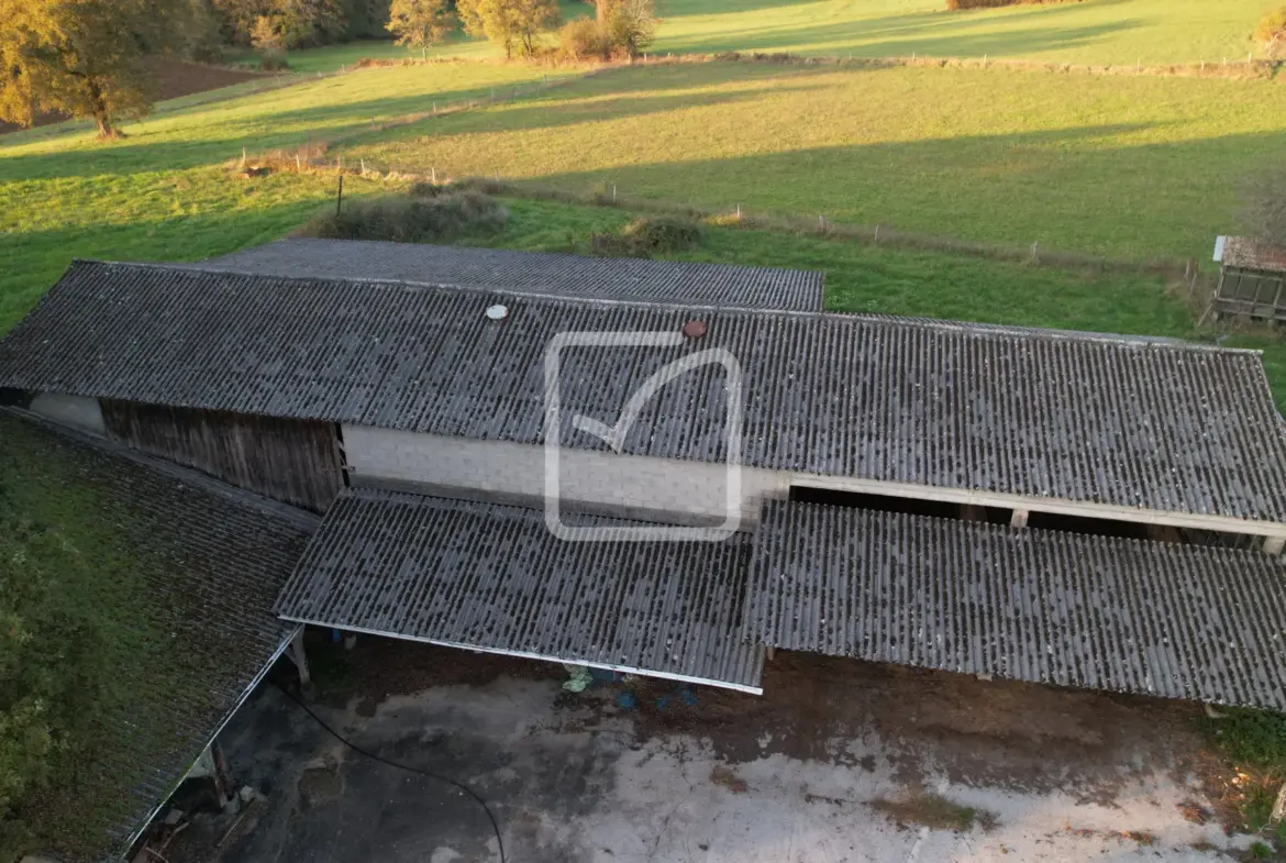 Vente d'un corps de ferme de 15 Ha à Gourdon 