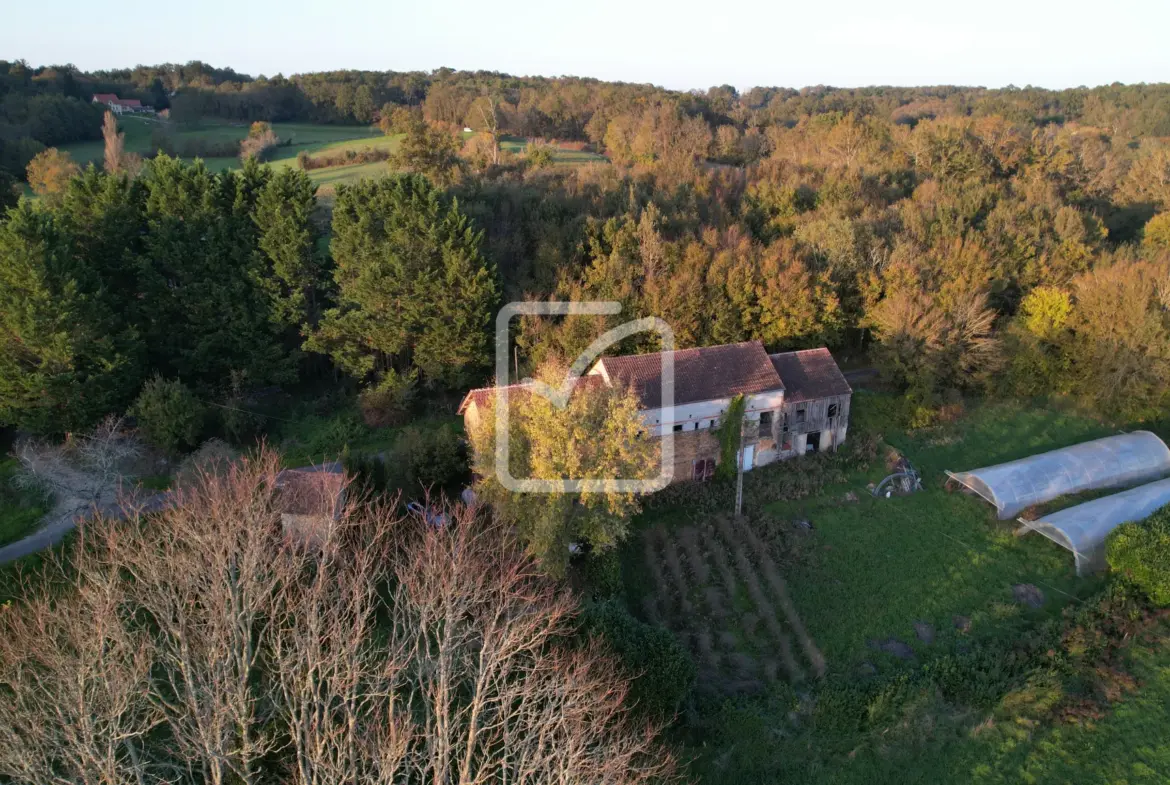 Vente d'un corps de ferme de 15 Ha à Gourdon 