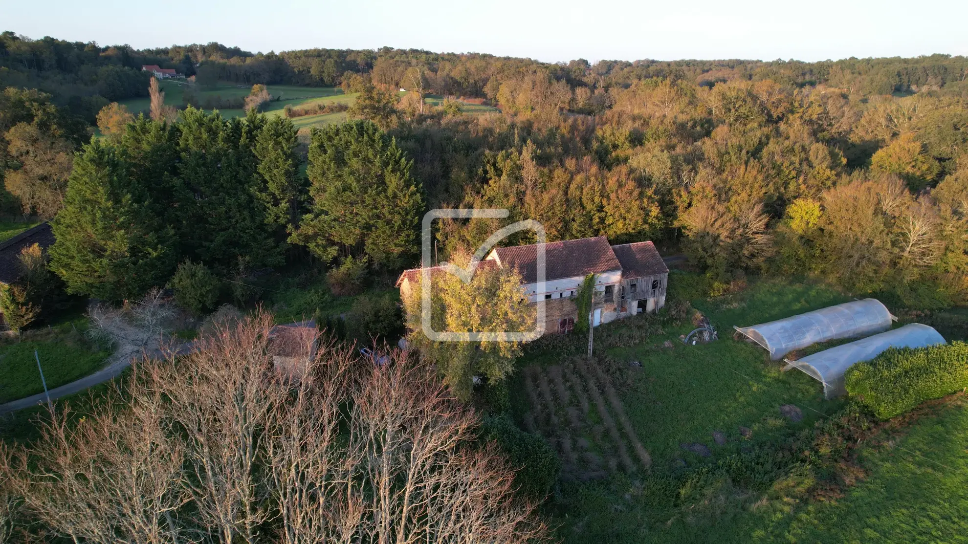 Vente d'un corps de ferme de 15 Ha à Gourdon 