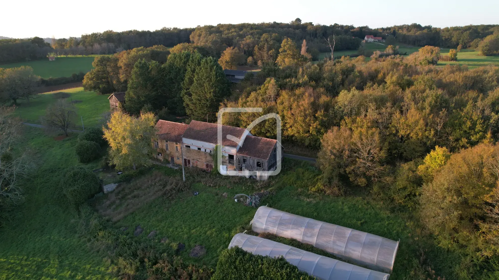 Vente d'un corps de ferme de 15 Ha à Gourdon 