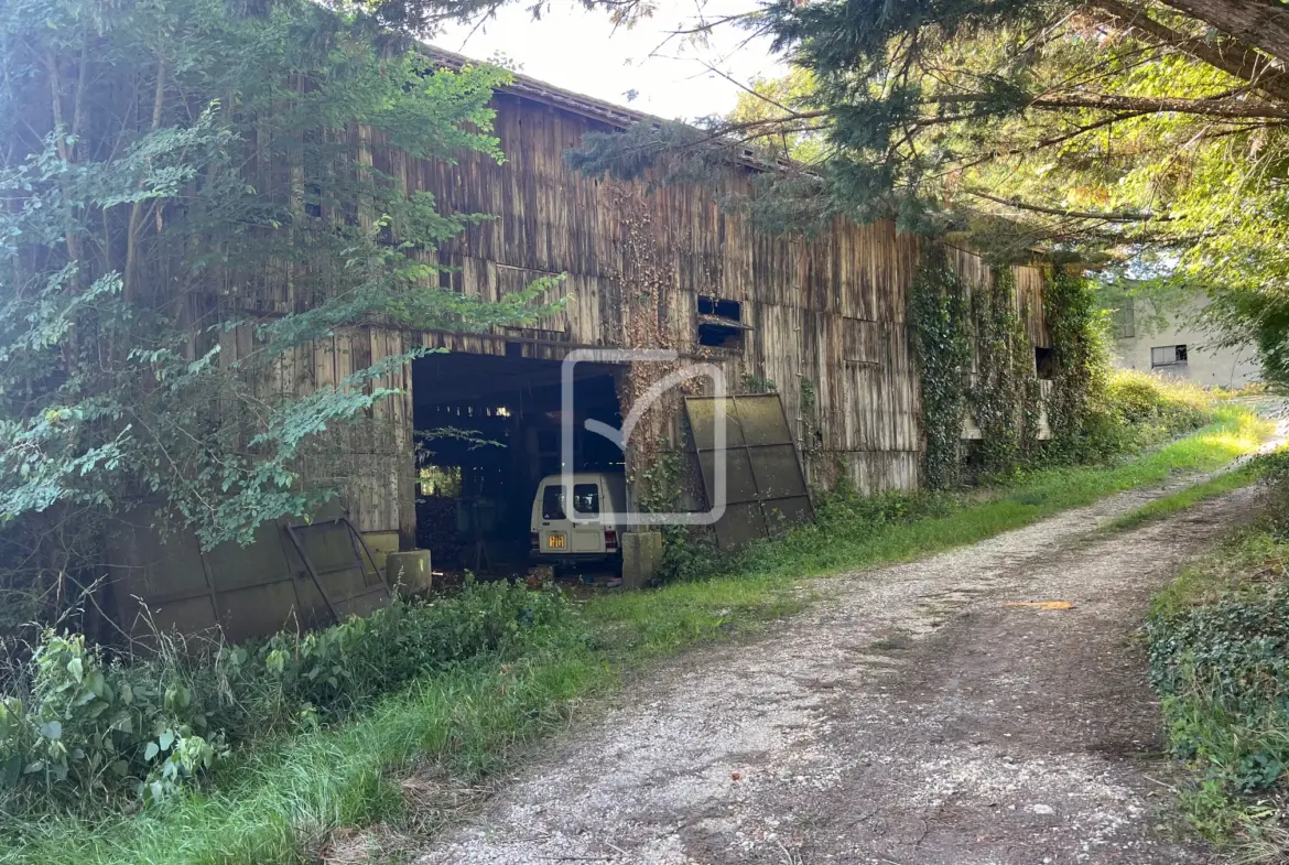 Vente d'un corps de ferme de 15 Ha à Gourdon 