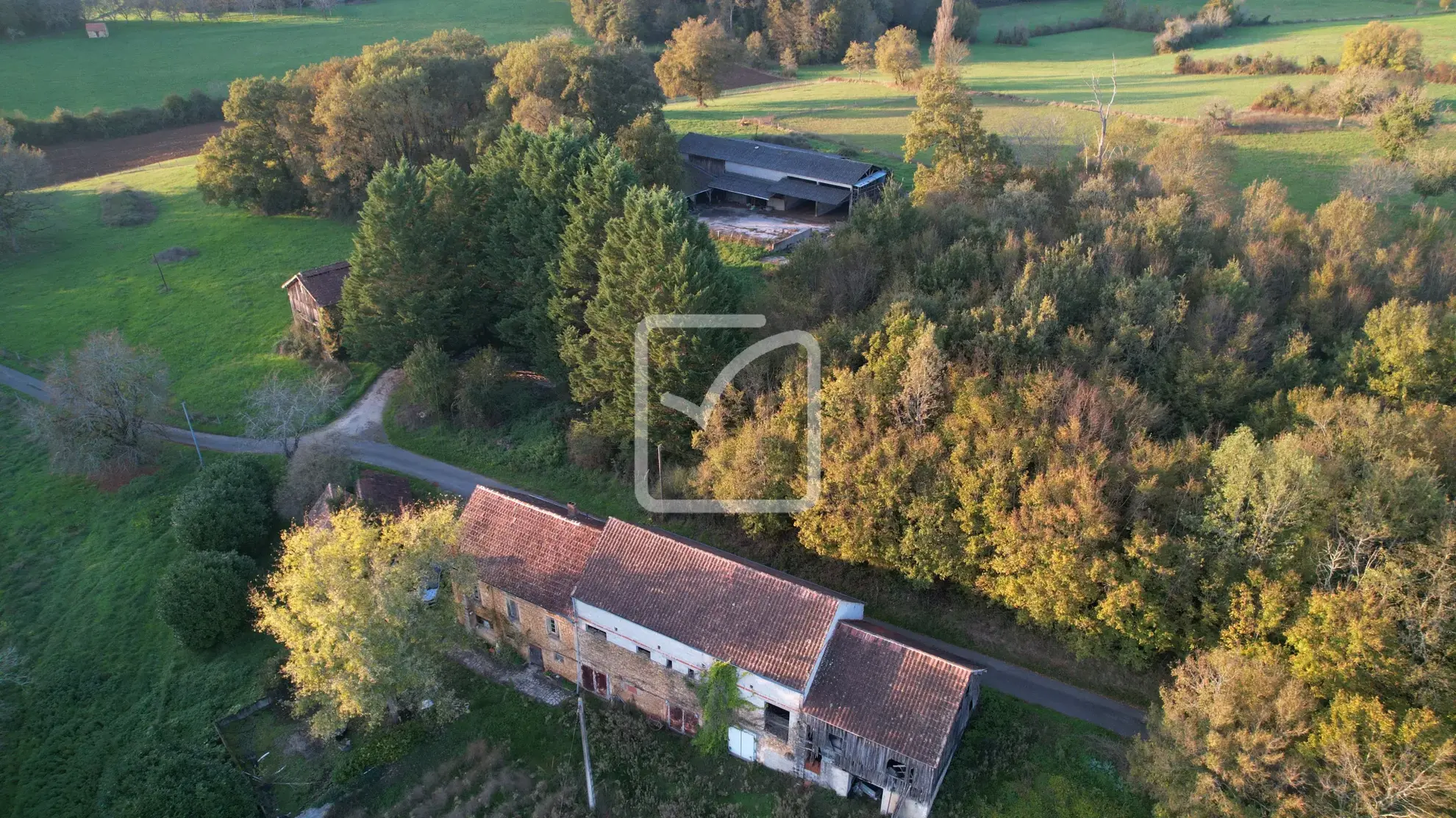 Vente d'un corps de ferme de 15 Ha à Gourdon 