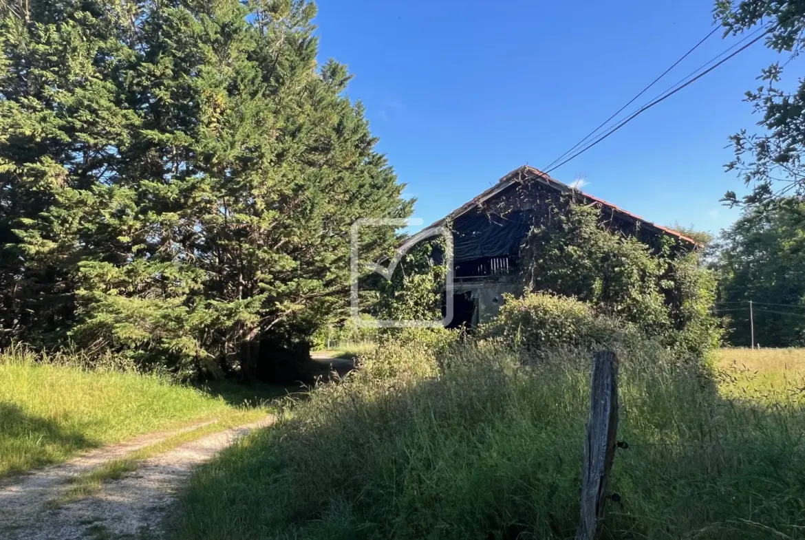 Vente d'un corps de ferme de 15 Ha à Gourdon 