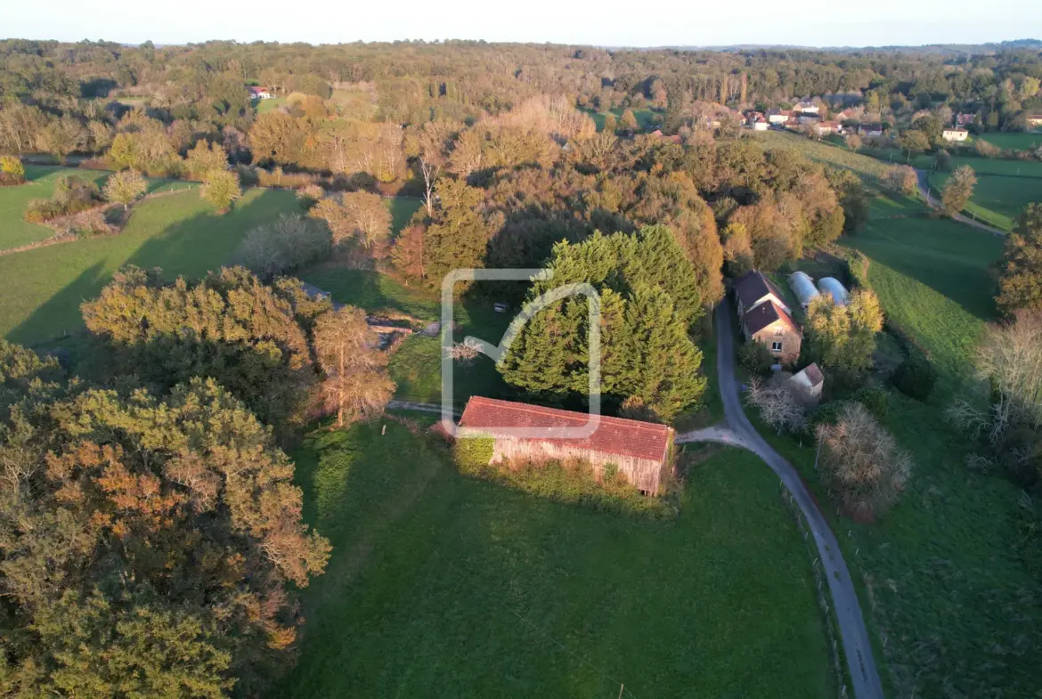 Vente d'un corps de ferme de 15 Ha à Gourdon 