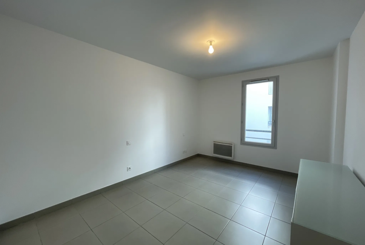 Appartement 2 pièces à vendre à Toulon avec parking 