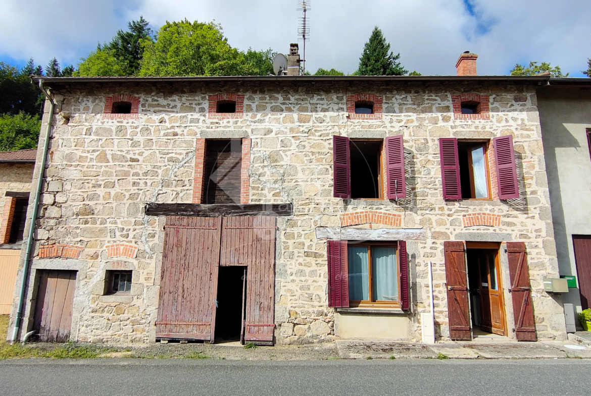 Maison 4 pièces avec terrain à Laprugne pour 49 500 euros 