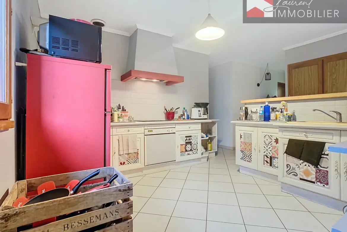 À vendre : Maison familiale 4 chambres à Ratenelle pour 235 000 € 