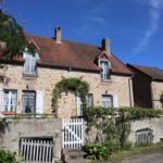 Grande maison de campagne à EPINAC de 247 m2 avec jardin