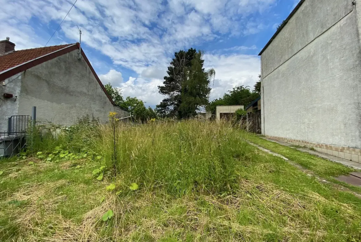 Terrain constructible à vendre à Maubeuge - 592 m² 