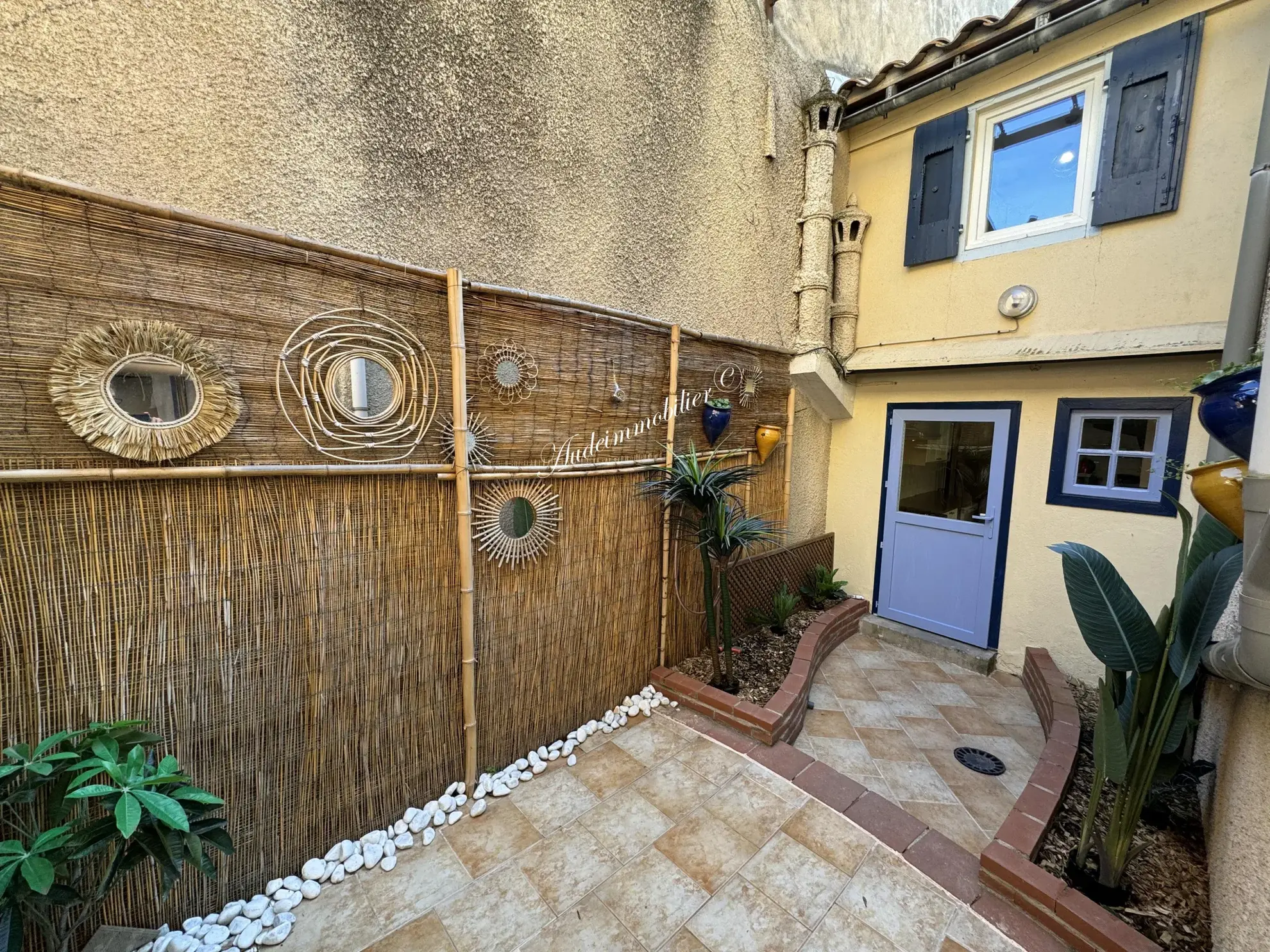 Charmante maison de ville à Limoux avec cour et terrasse 