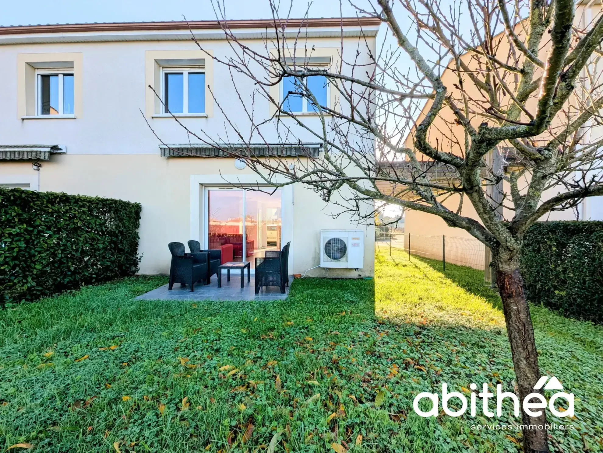 Maison mitoyenne récente (2014) à vendre à Libourne, entièrement meublée 