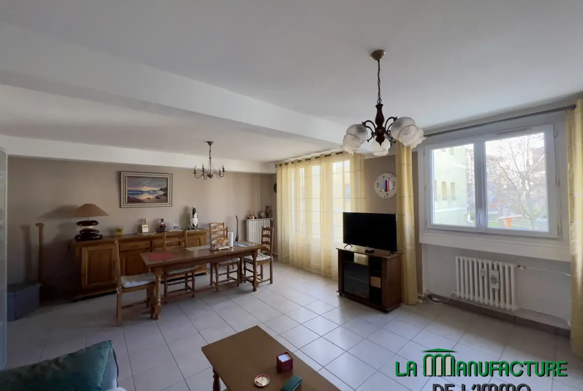 À vendre : appartement T4 avec garage à Saint-Étienne 