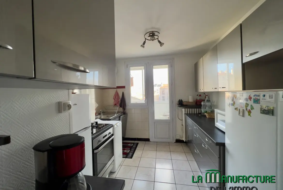 À vendre : appartement T4 avec garage à Saint-Étienne 