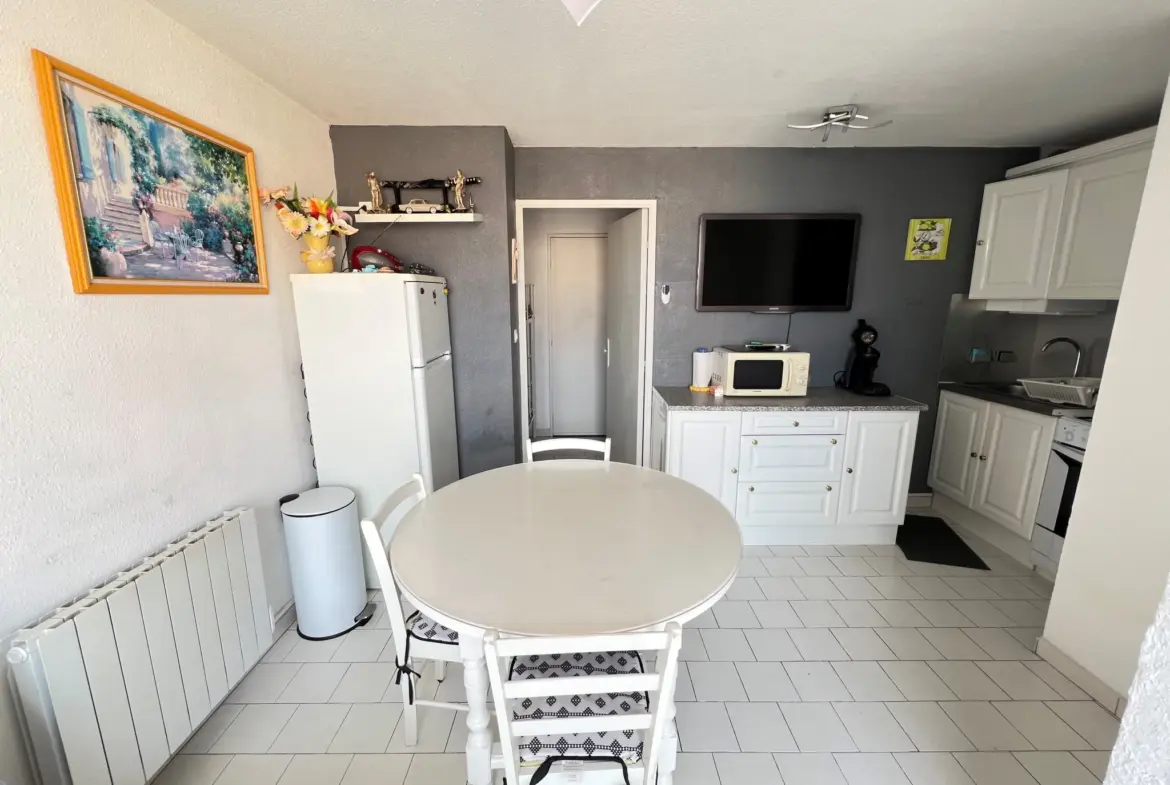 T2 Coin Cabine à Vendre au Cap d'Agde avec Piscine et Parking 