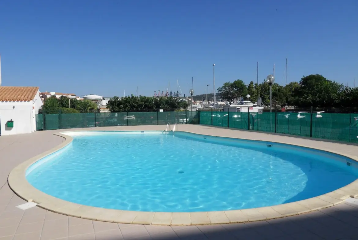 T2 Coin Cabine à Vendre au Cap d'Agde avec Piscine et Parking 