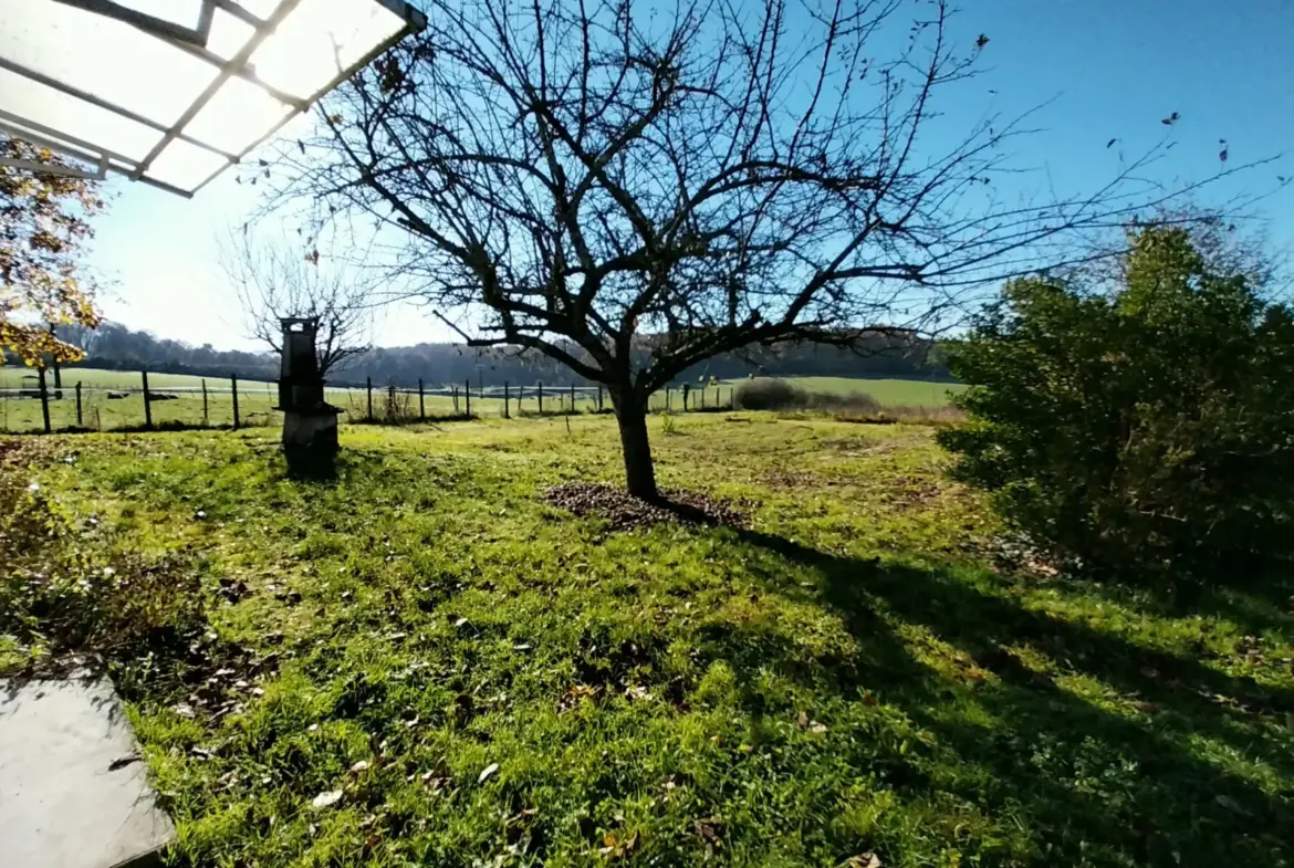 Maison de 3 chambres à Leguillac de l'Auche sur 8000m2 