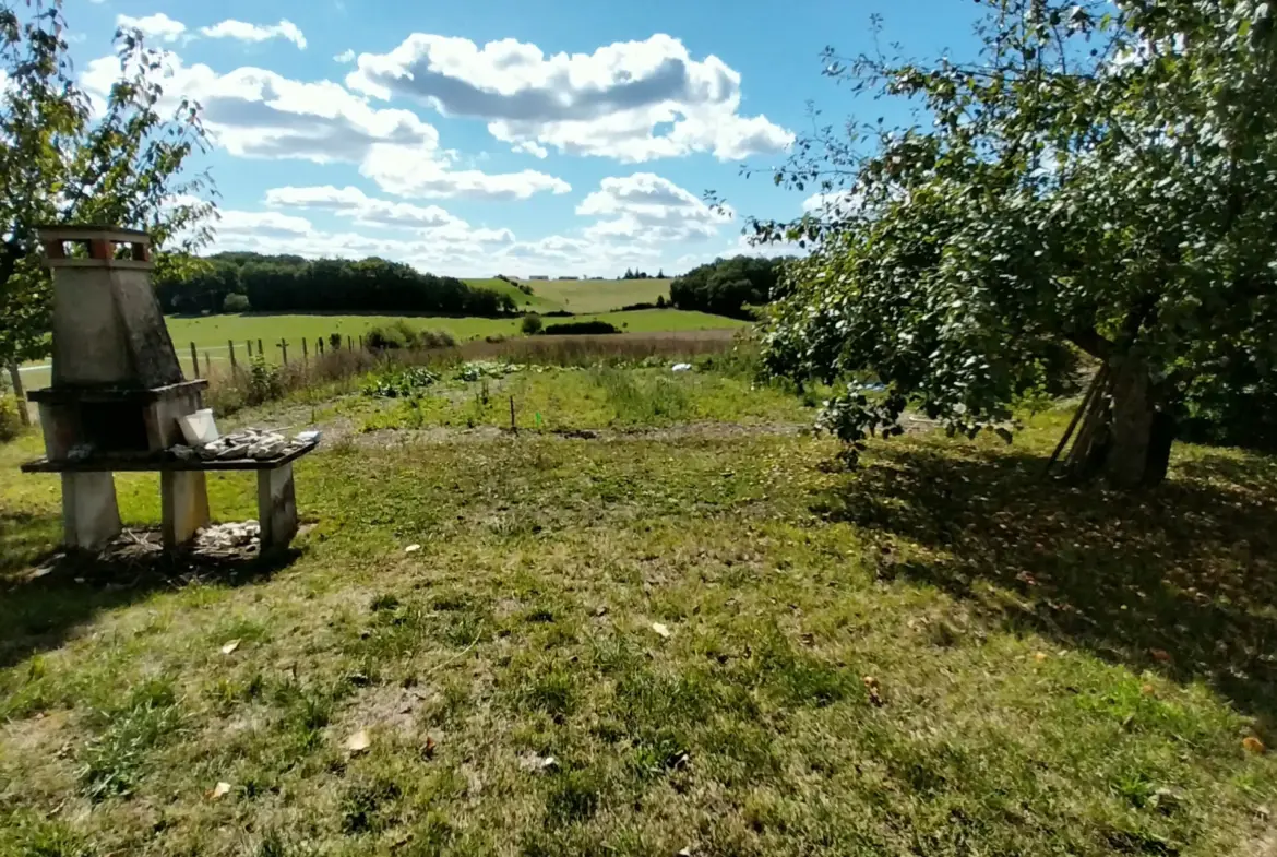 Maison de 3 chambres à Leguillac de l'Auche sur 8000m2 