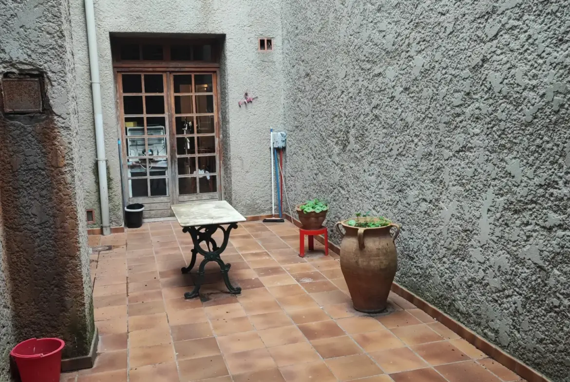 Maison de Maître à vendre à Azille - 96 500 € 