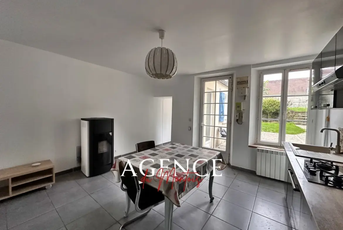 Vente Maison de Bourg à Donnemarie Dontilly - 2 Chambres, Jardin 329 m² 