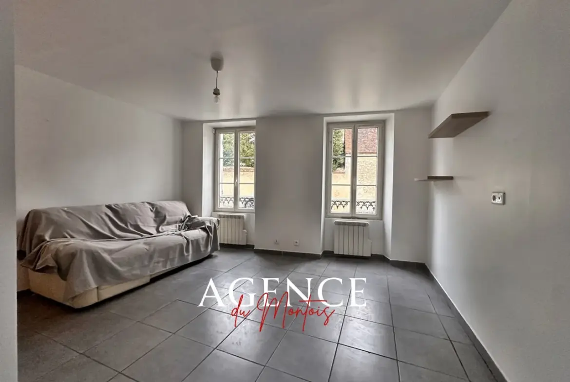 Vente Maison de Bourg à Donnemarie Dontilly - 2 Chambres, Jardin 329 m² 