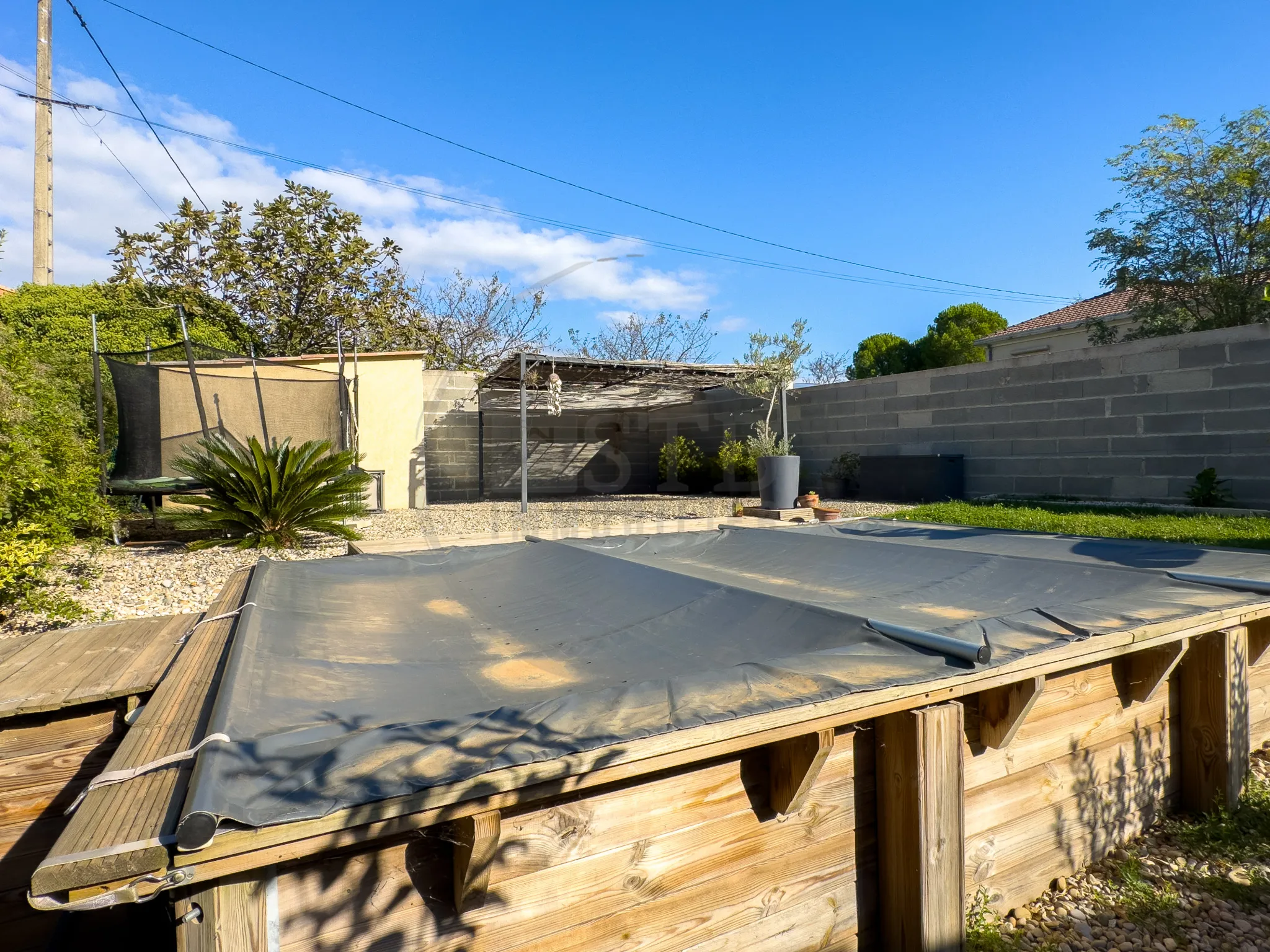 Maison de plain-pied de 77 m² avec piscine à Saint-Julien-en-Saint-Alban 