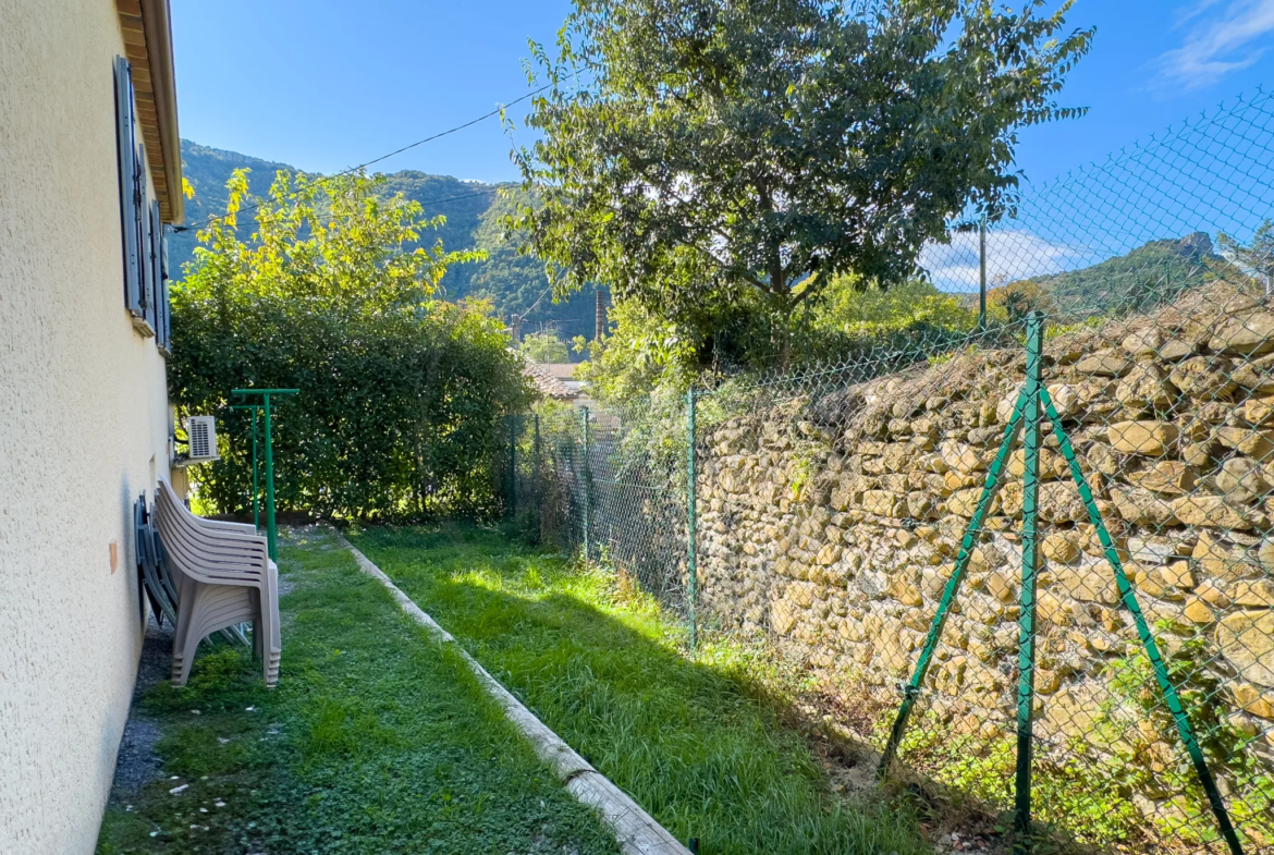 Maison de plain-pied de 77 m² avec piscine à Saint-Julien-en-Saint-Alban 