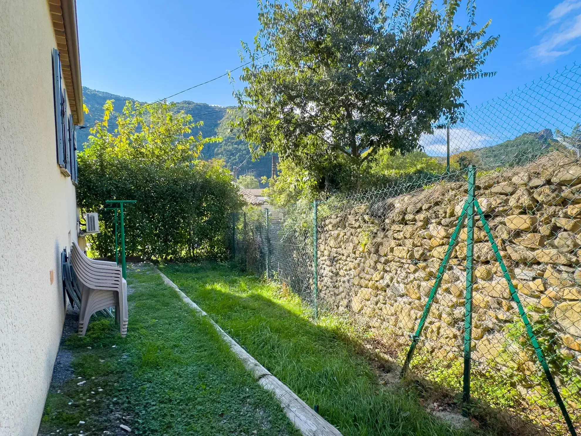 Maison de plain-pied de 77 m² avec piscine à Saint-Julien-en-Saint-Alban 