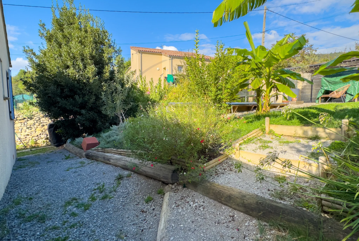 Maison de plain-pied de 77 m² avec piscine à Saint-Julien-en-Saint-Alban 