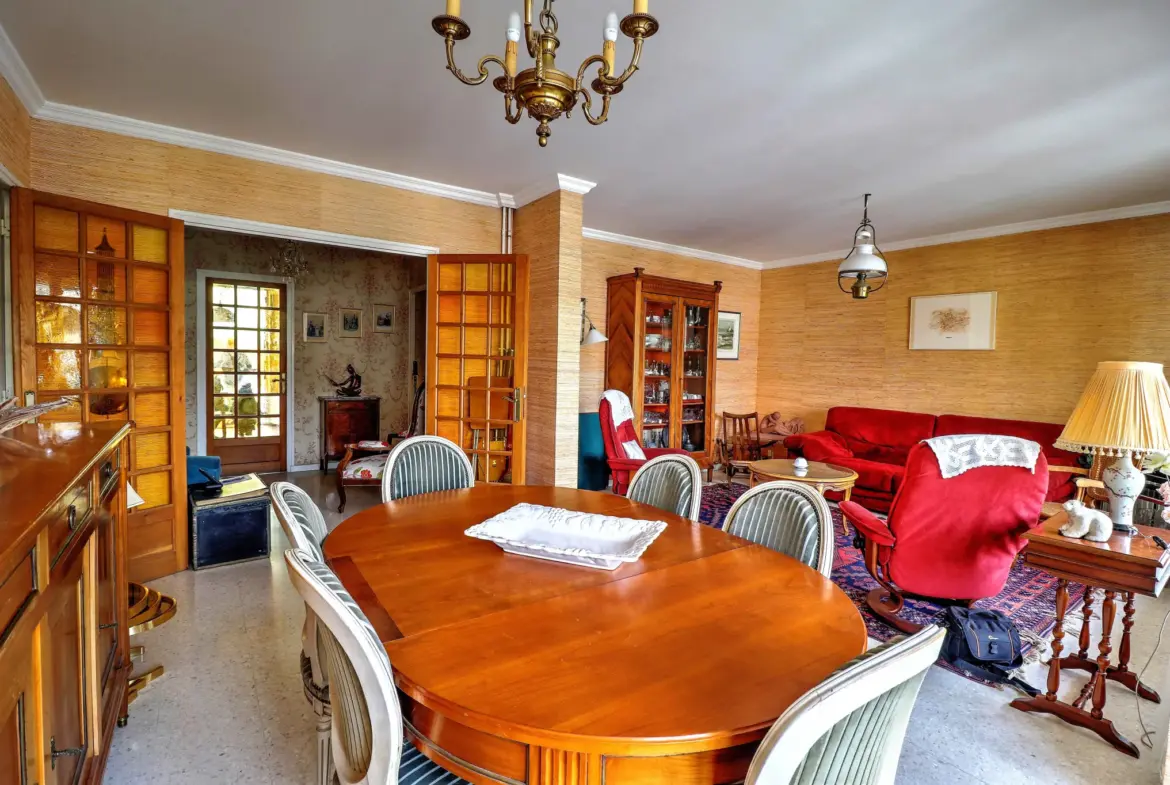 Appartement ancien spacieux au cœur de Valence - 118,97 m² 