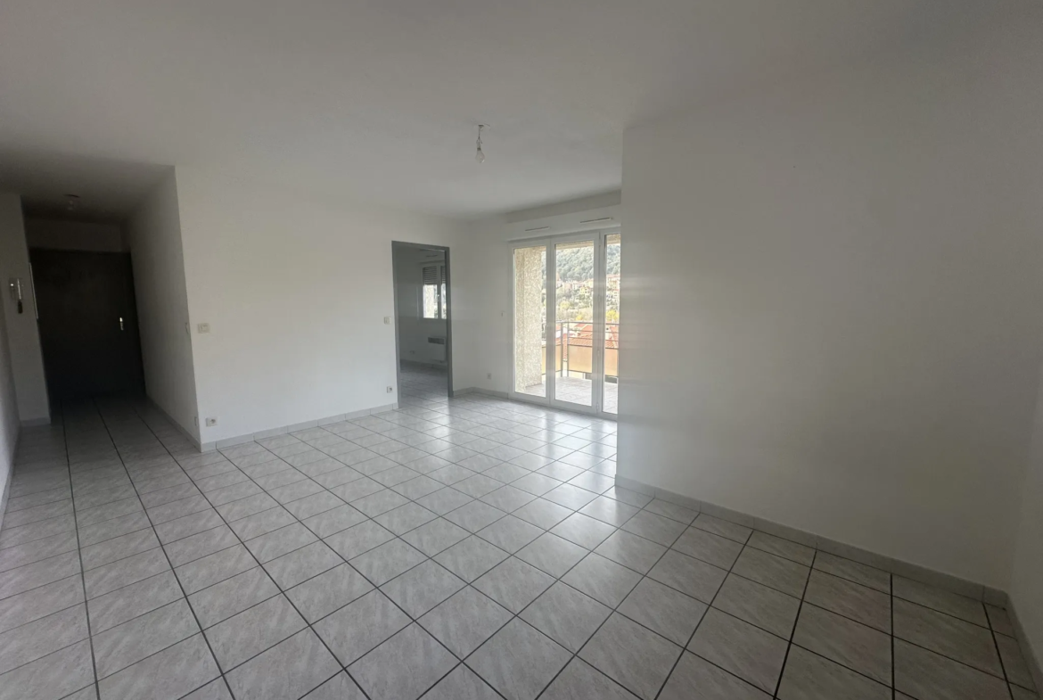 Appartement F2 à vendre à Amélie-les-Bains avec garage et vue 