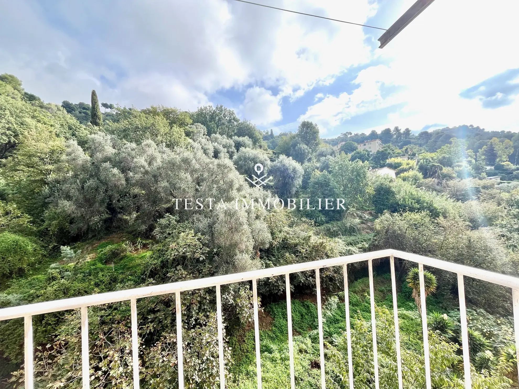 Appartement 3 pièces à Menton avec parking et cave 