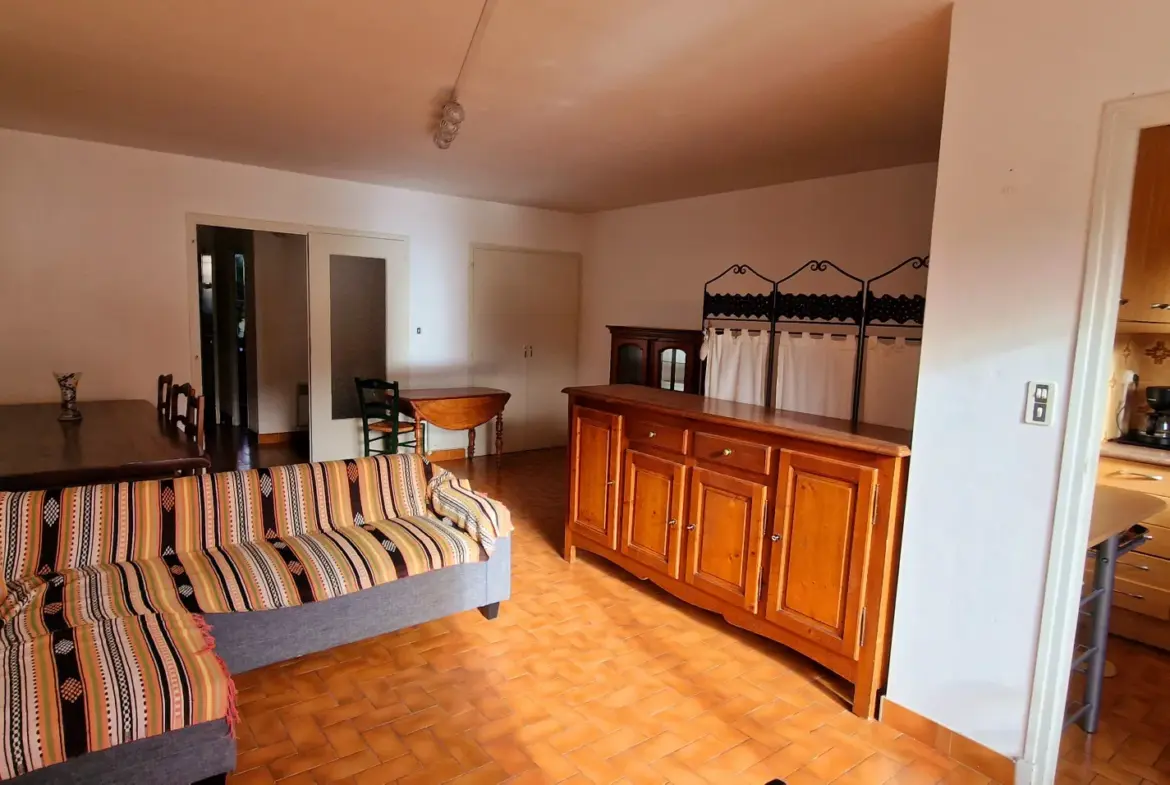 Grand appartement T2 avec balcon et garage à Amélie les Bains 