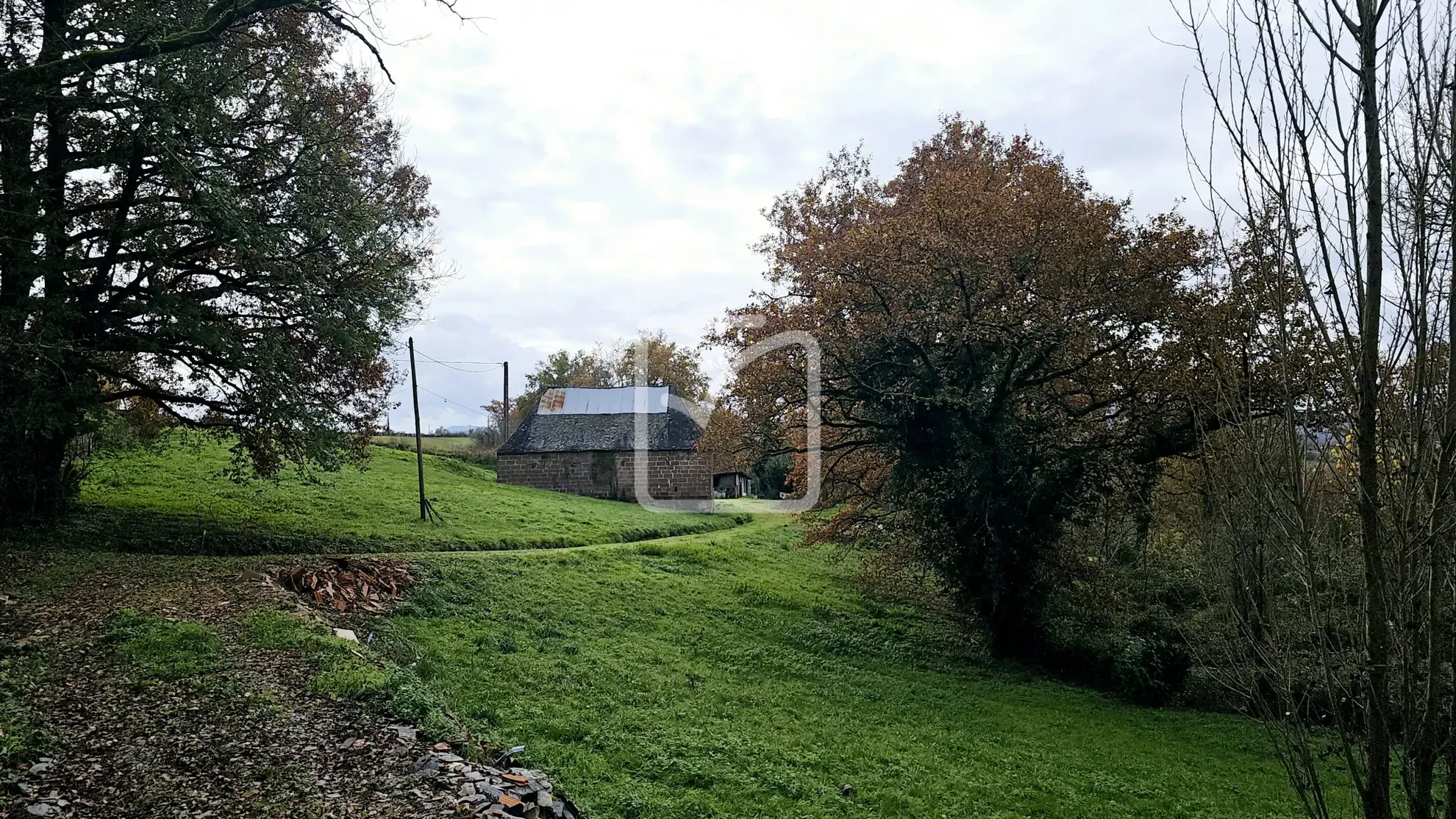 Vente d'un chai et d'une grange à Saint Cyr La Roche 