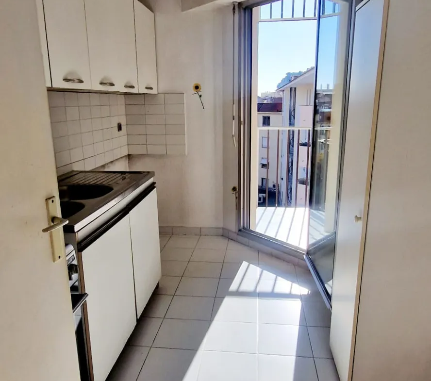 Appartement T2 à vendre dans le quartier du Port à Nice 