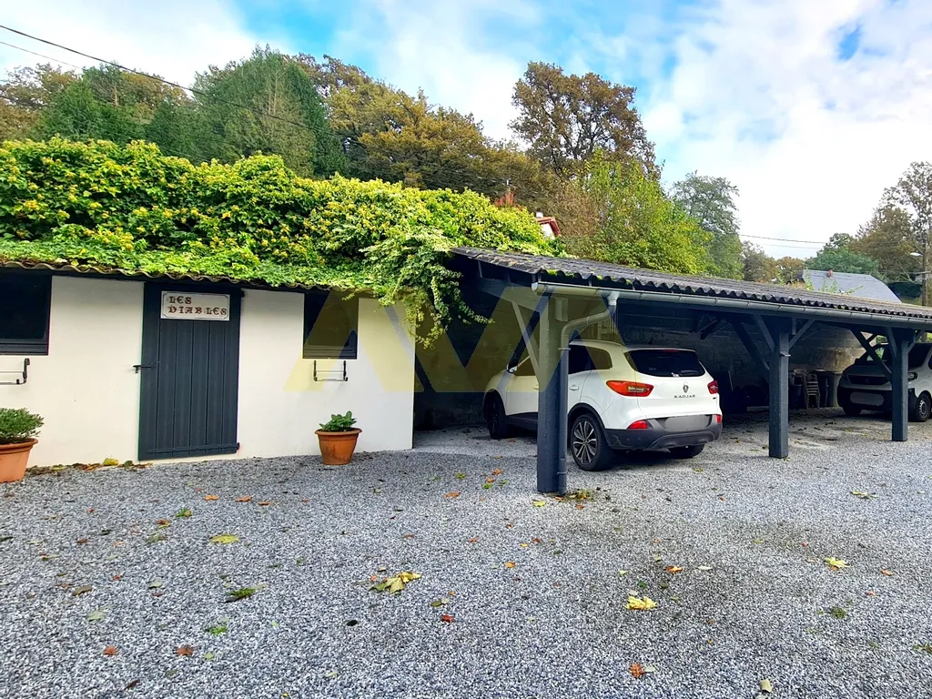 Grande maison familiale à vendre à Ledeuix 