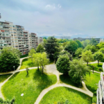 T4 à rénover à Grenoble, 80 m² avec balcon et terrasse