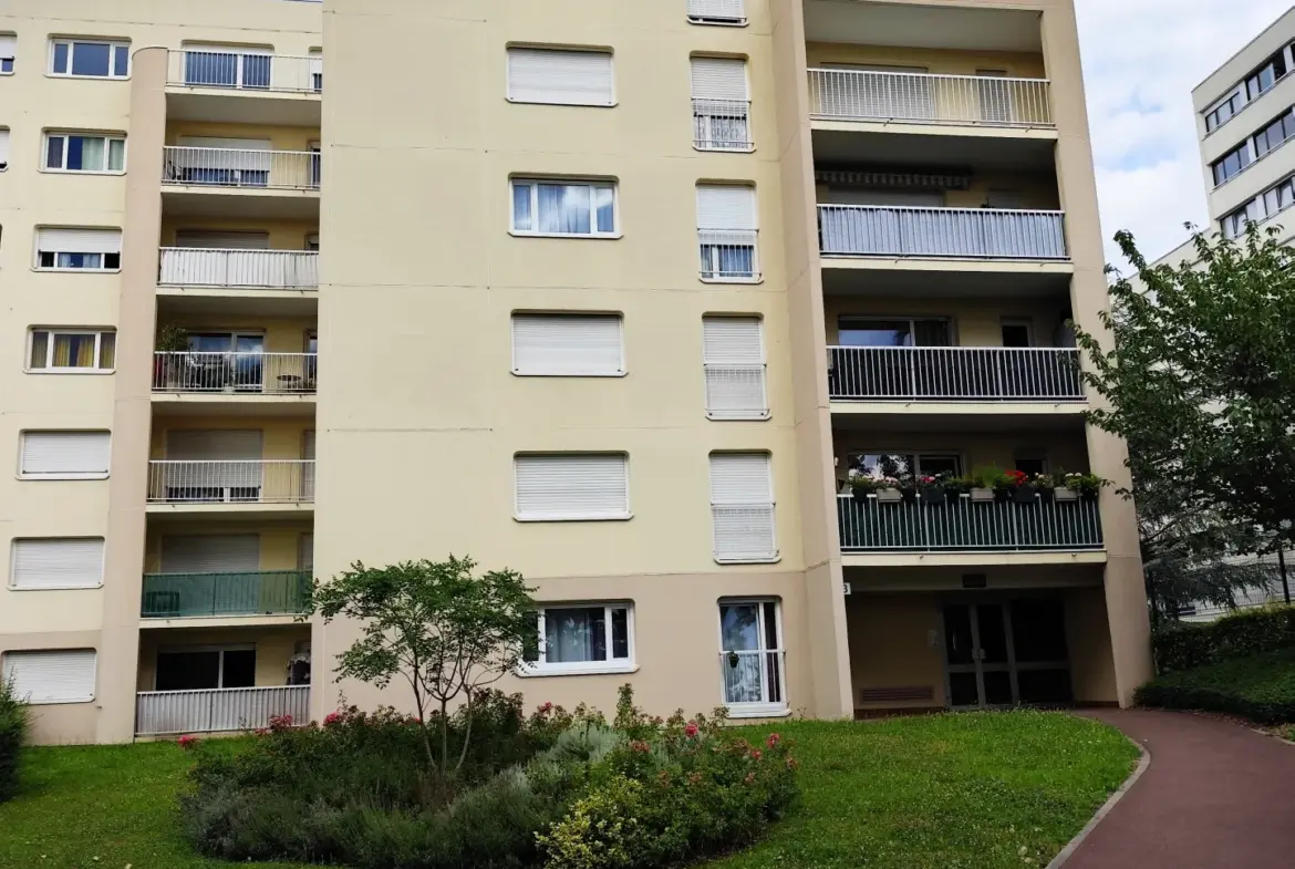 Appartement T2 dernier étage avec balcon à vendre à Pontoise 