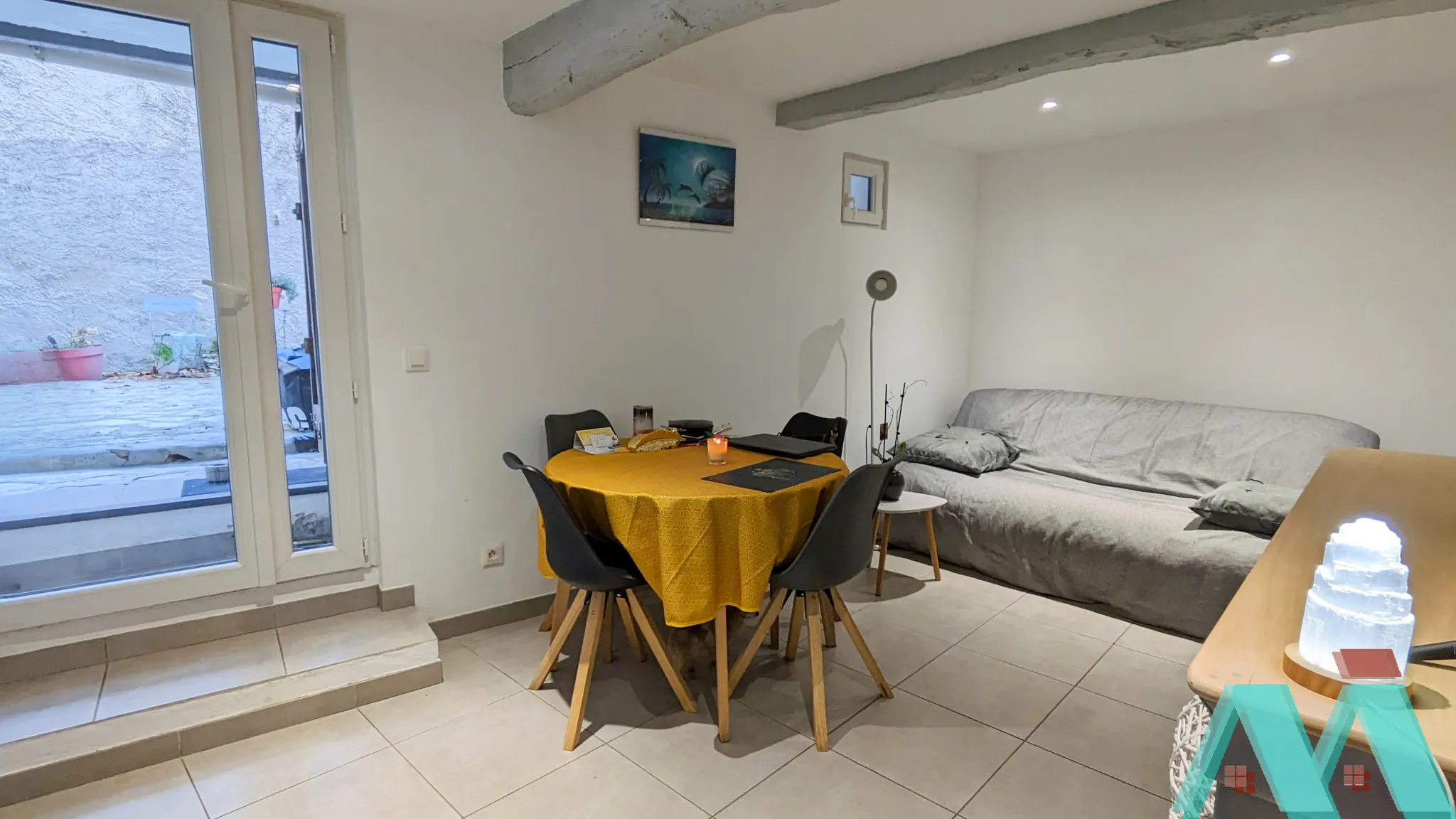 Appartement T2 de 35m² avec Terrasse et Annexe à Signes 