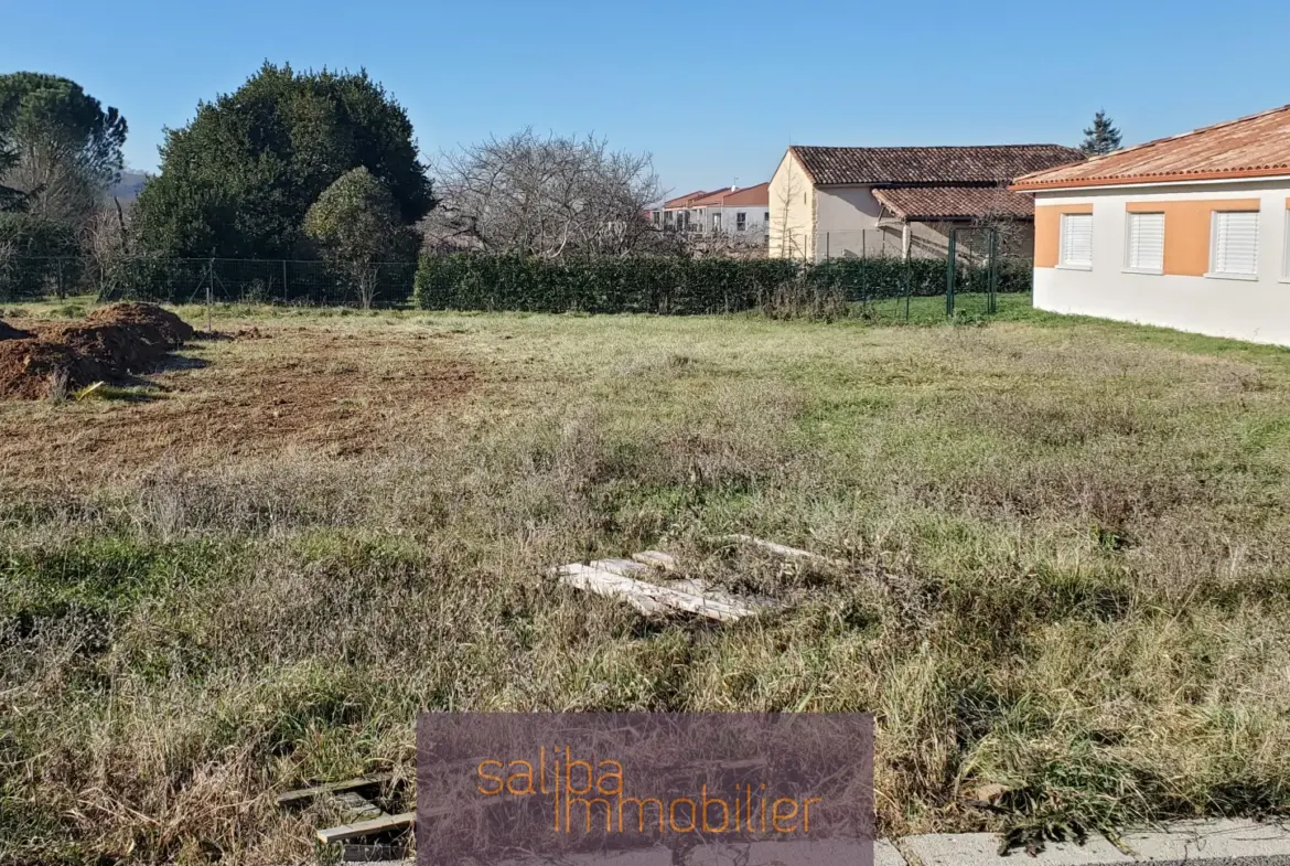 Terrain à bâtir viabilisé de 540 m² à vendre au Séquestre 