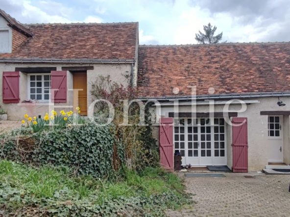 À vendre : Longère avec piscine à Epeigné les Bois