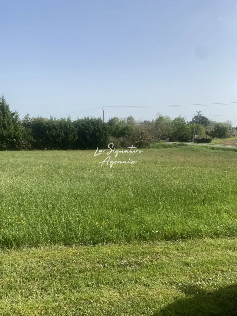 À VENDRE - Terrain constructible de 3334 m² avec CU - Saint-EUTROPE DE BORN