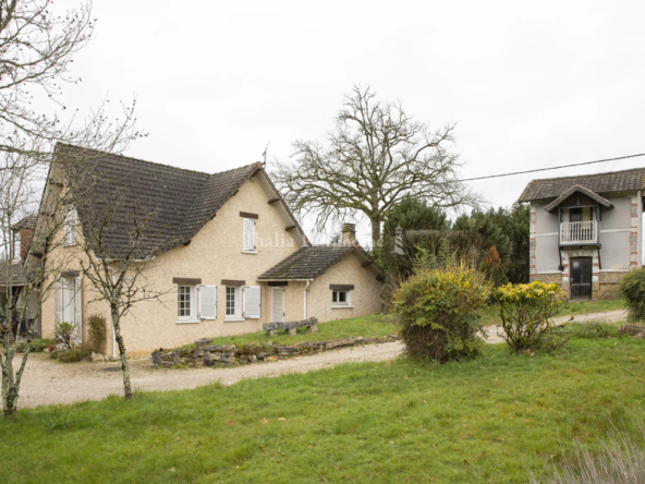 Charmante villa périgourdine à Nontron avec parc arboré