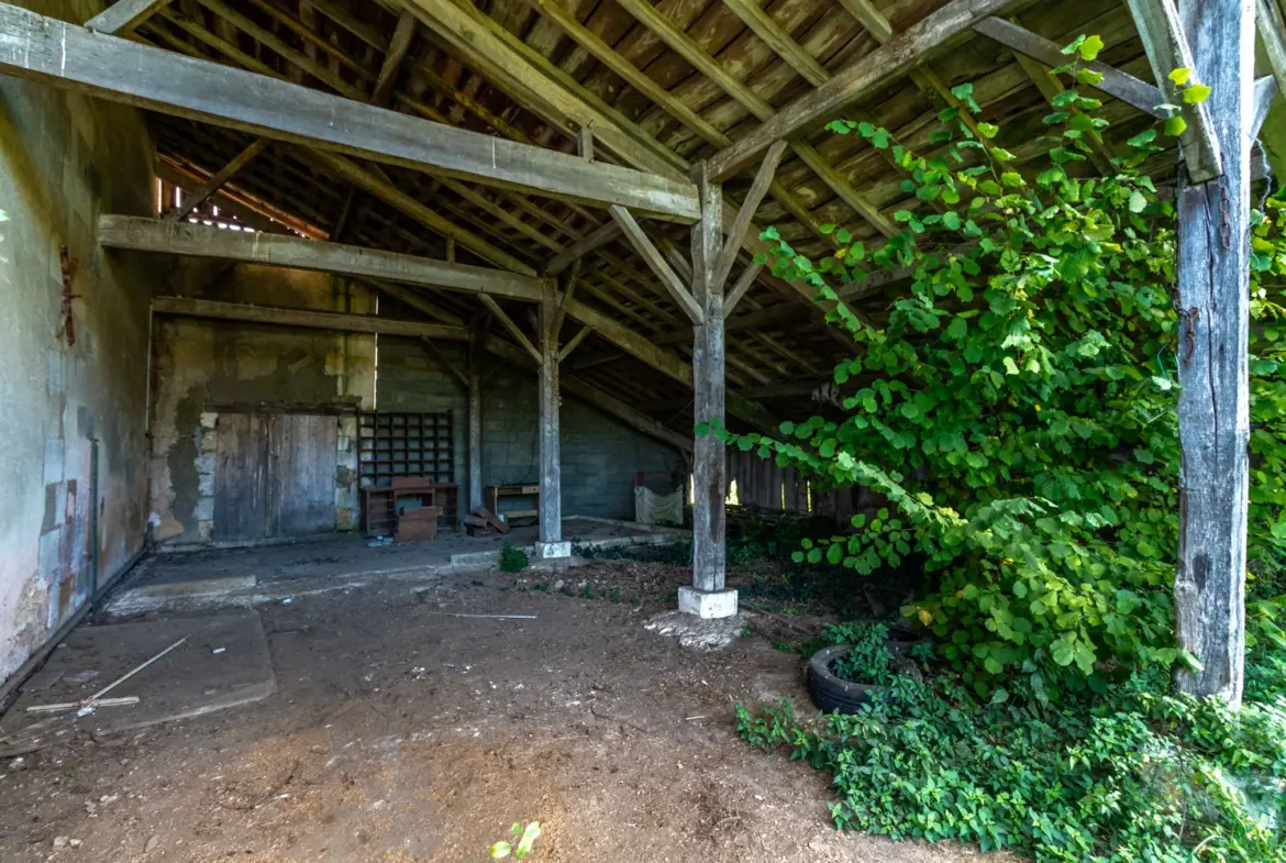 Maison charentaise avec 2 chambres et 4600 m² de terrain à Fontcouverte 