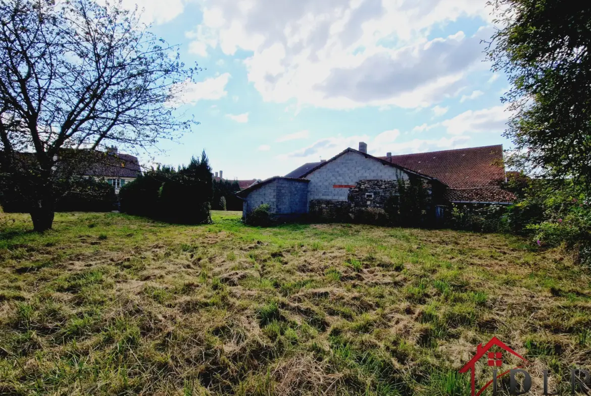 Maison de Village spacieuse à Laferté sur Amance 