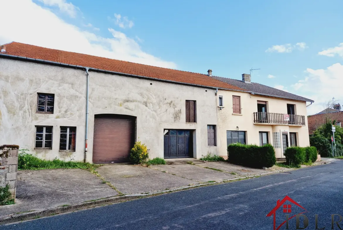 Maison de Village spacieuse à Laferté sur Amance 